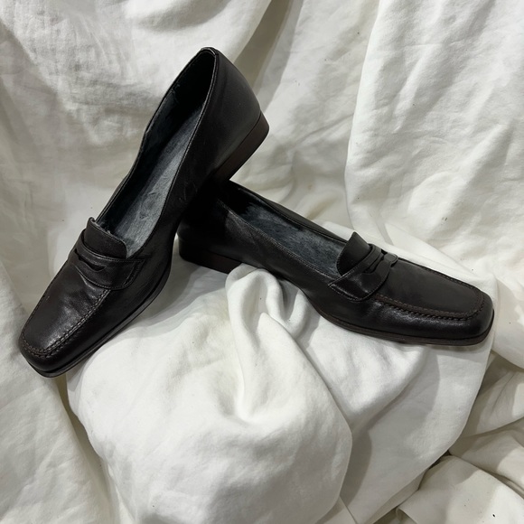 Causal Corners Flat Loafer Color Brown Size 7 1/2 M,  New Shoe Removed Peeling. - Picture 5 of 13